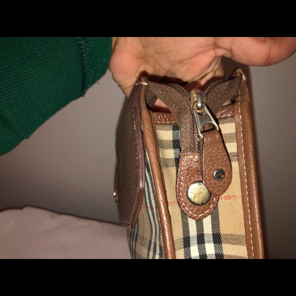 Burberrys - Picture 2 of 7